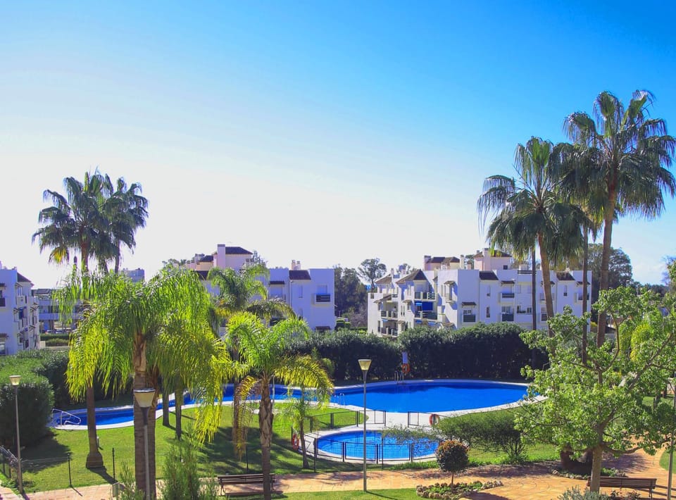 Property building, Day, Garden, Garden view, Pool view, Swimming pool, Swimming pool, sunbed