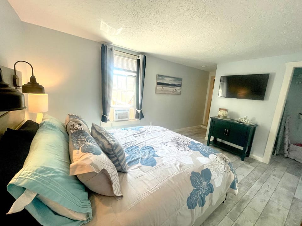 Portside Tavern Apartment in Hyannis