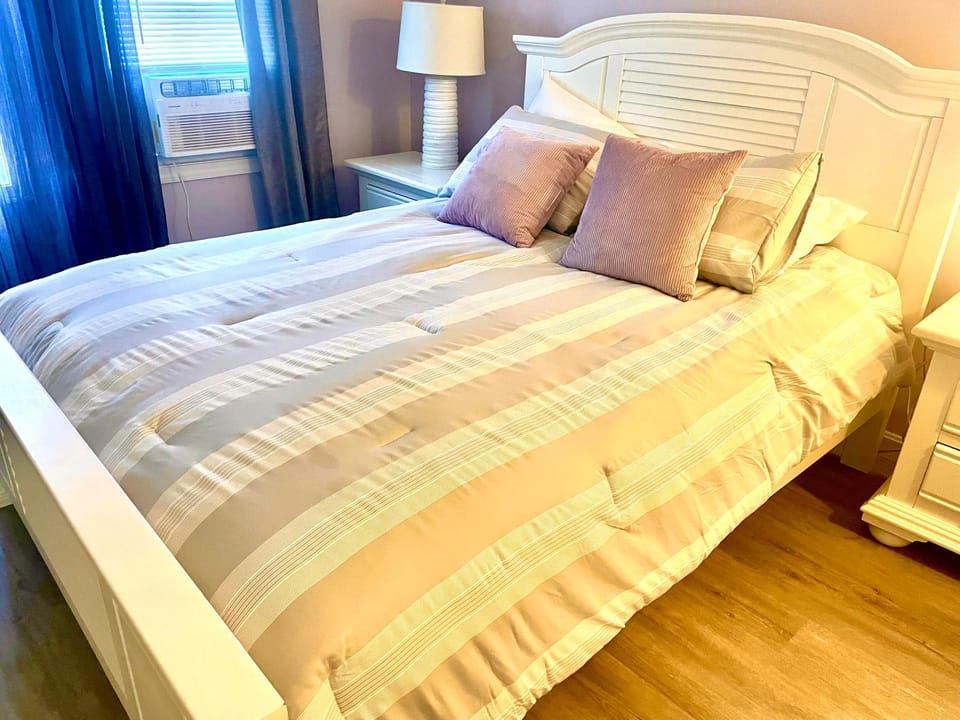 Portside Tavern Apartment in Hyannis