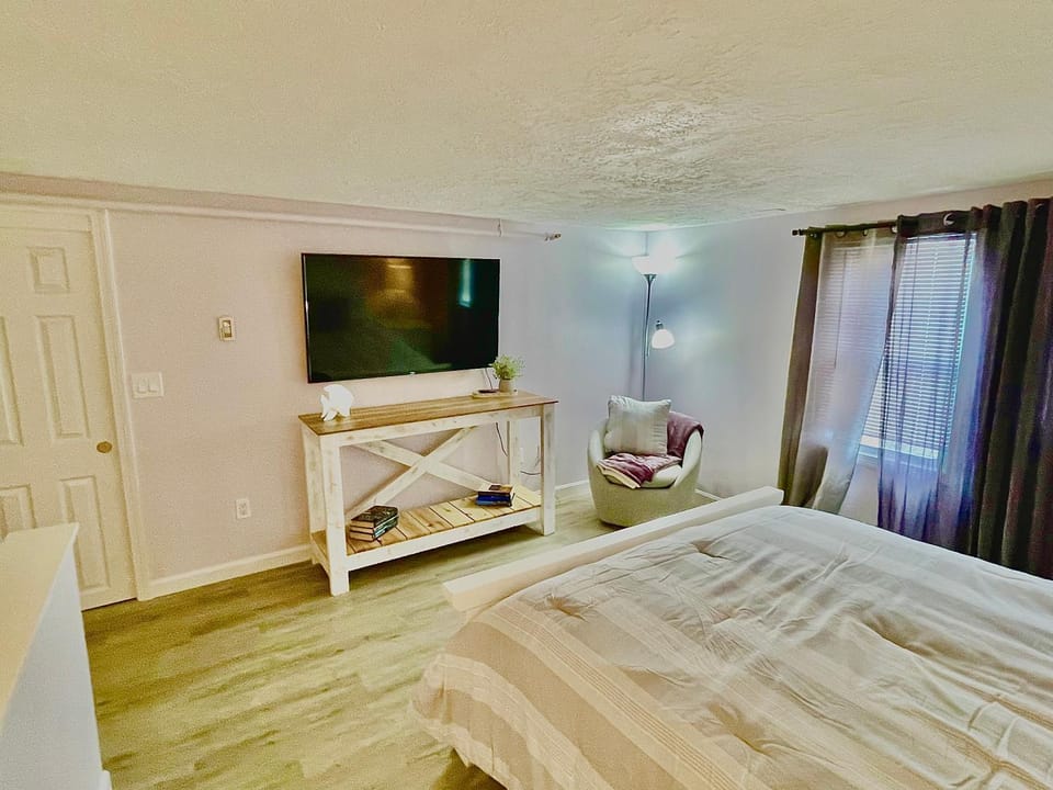 Portside Tavern Apartment in Hyannis