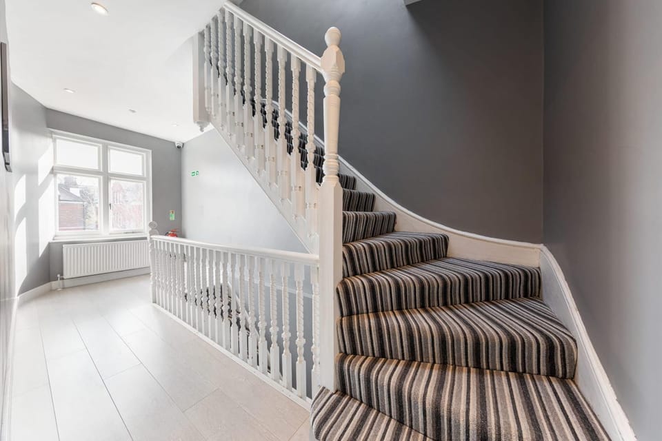 Great Location Service and Stay Double Ensuite Room with Shared Kitchen- 5mins Walk From Tufnell Park Apartment in London Borough of Islington