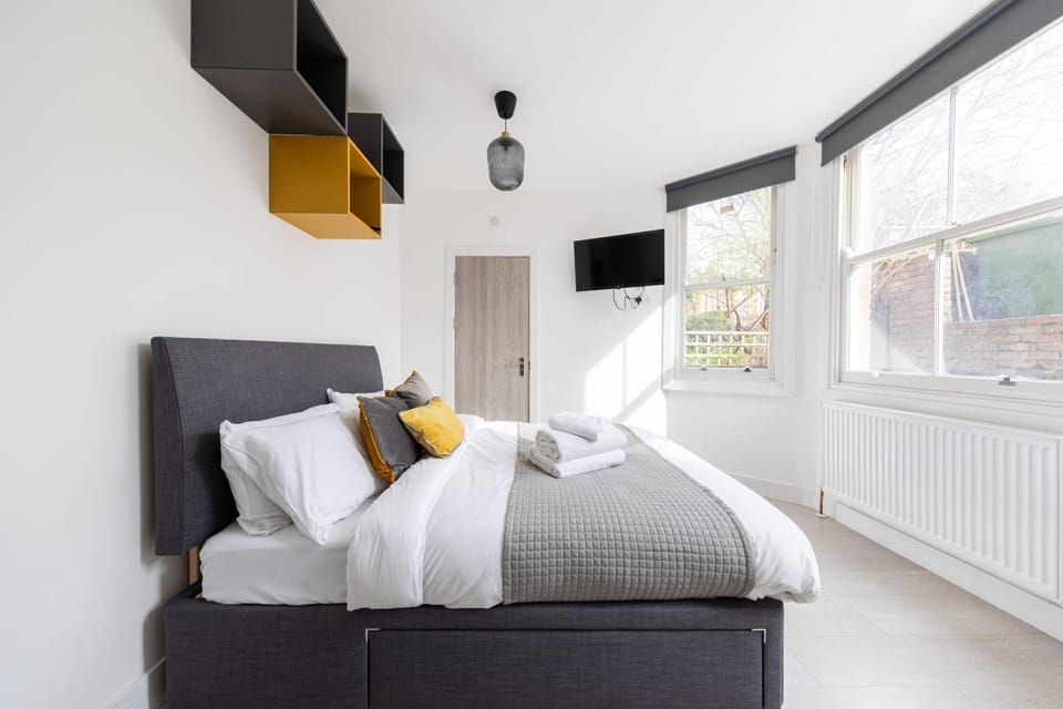 Lovely Private Room and Shower At Anson Hotel Apartment in London Borough of Islington