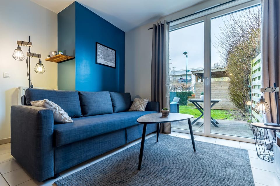 View (from property/room), Living room, Seating area