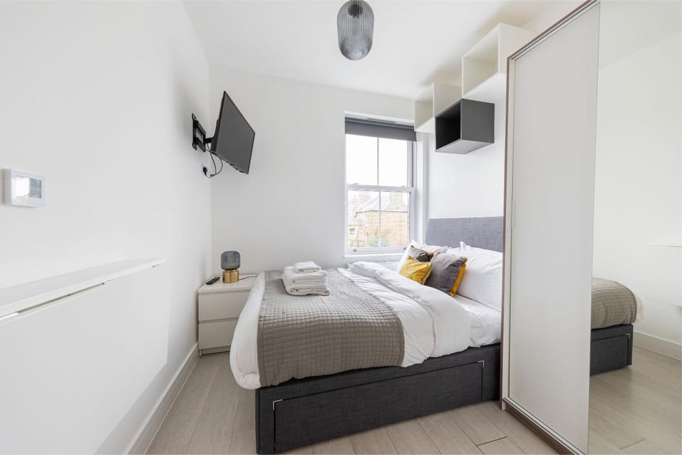 London Double Bedroom Hotel In Tufnell Park With WiFi Apartment in London Borough of Islington