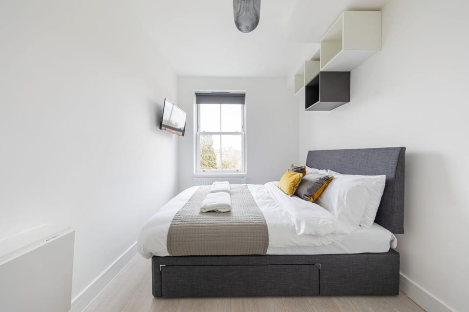 Victorian Building turned Charming Hotel Perfect For Short and Long Term Stay with WiFi Apartment in London Borough of Islington