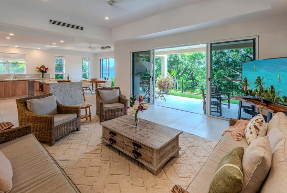 TV and multimedia, Balcony/Terrace, Living room