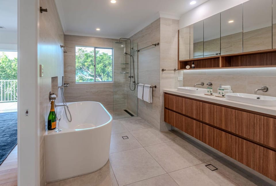 Bathroom, Bath