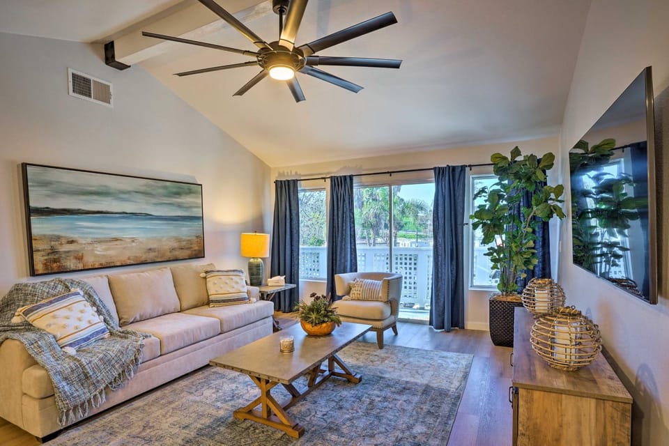 Cozy-Chic Condo Walk to Beach and Park! Apartment in Capistrano Beach