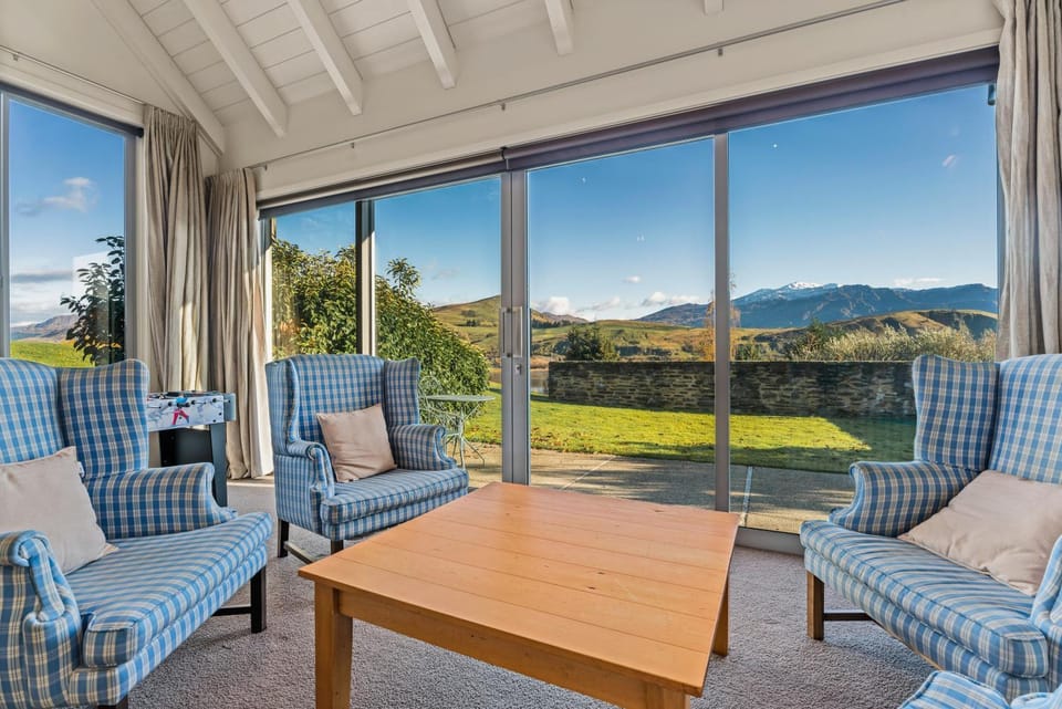 Queenstown Lifestyle and Lakeview House in Otago