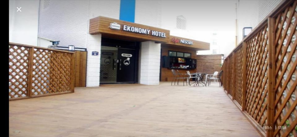 Ekonomy Hotel Apartment in South Korea