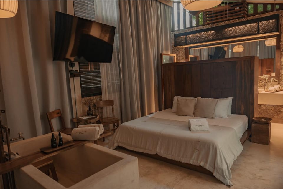 Staff, Bed, TV and multimedia, Coffee/tea facilities, Bedroom