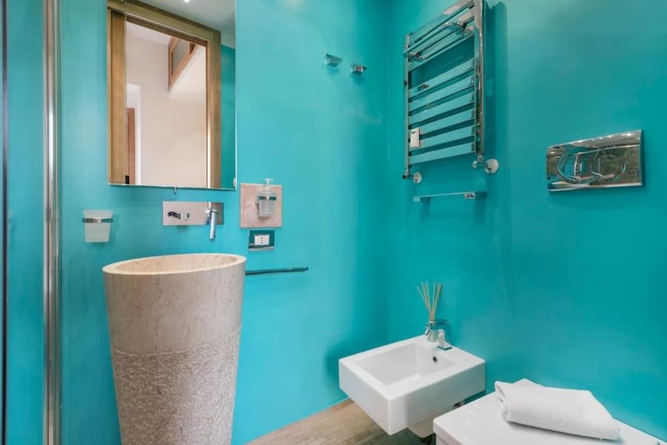 Modern Colosseum Flat Apartment in Rome