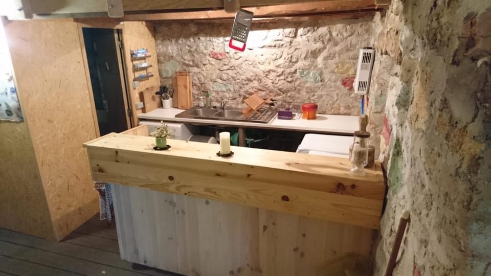 Kitchen or kitchenette
