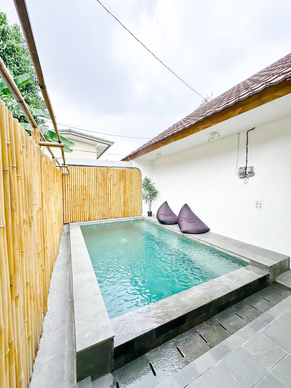 Swimming pool, Swimming pool