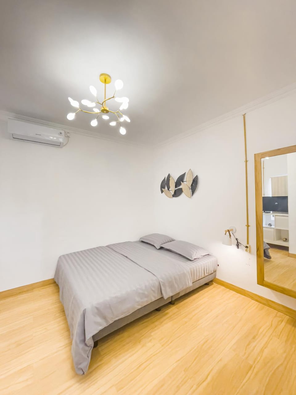 Bed, Photo of the whole room, Bedroom, air conditioner