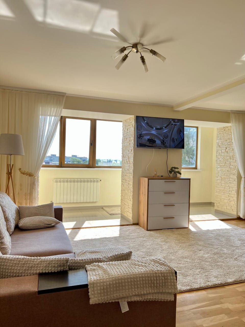 TV and multimedia, Living room, Seating area