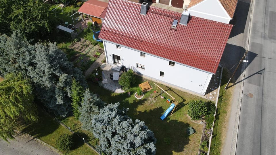 Property building, BBQ facilities, Children play ground, Balcony/Terrace