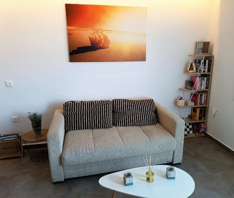 Library, Living room, Seating area