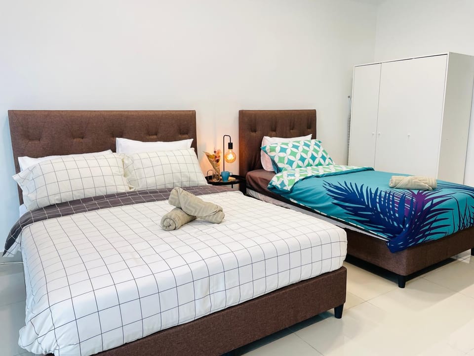 Bed, Bedroom, towels, wardrobe