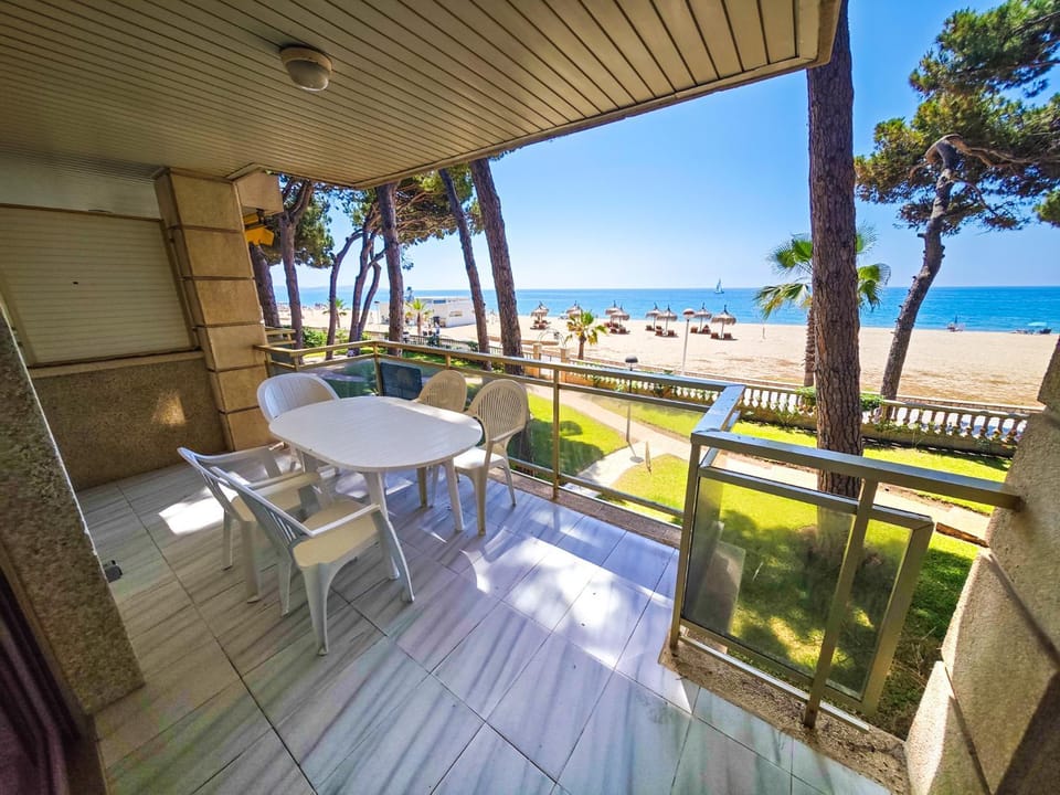 Versalles C 1 1 - ONLY FAMILIES Apartment in Cambrils