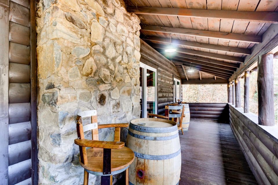 Hot Tub & River Views: Central Gatlinburg Cabin Cabin in Gatlinburg