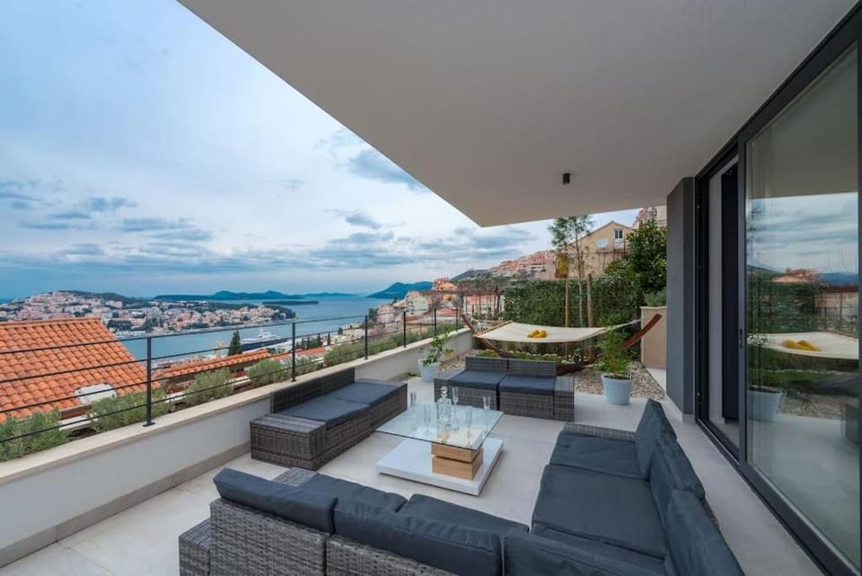 Patio, Day, View (from property/room), Balcony/Terrace, Seating area, Sea view