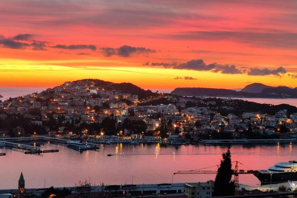Nearby landmark, Natural landscape, City view, Mountain view, Sea view, Sunset