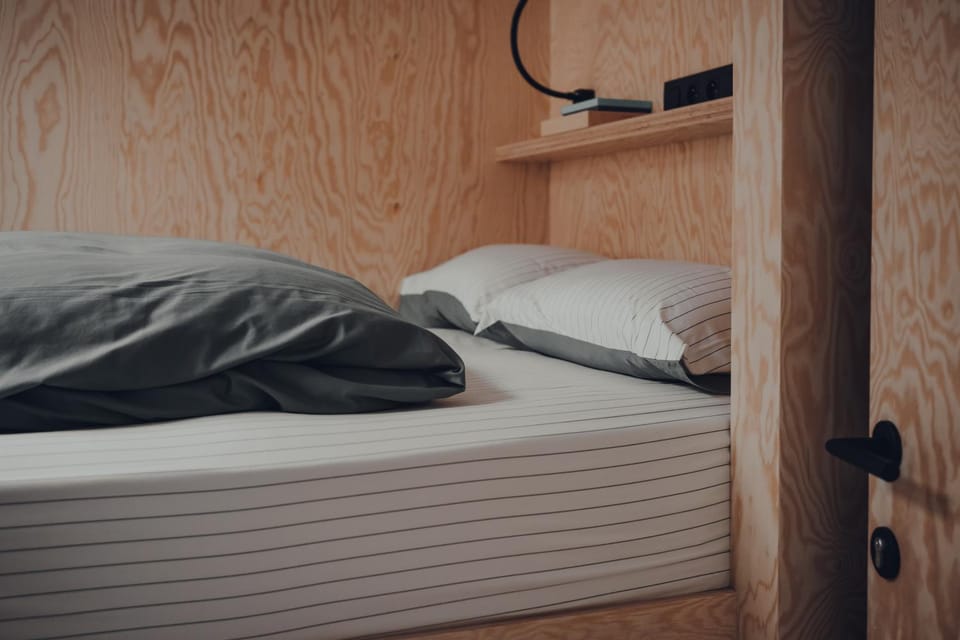 Bed, Internal: Not applicable to any particular room