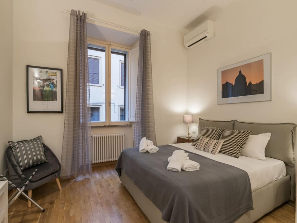 Bed, Photo of the whole room, Bedroom, towels, air conditioner