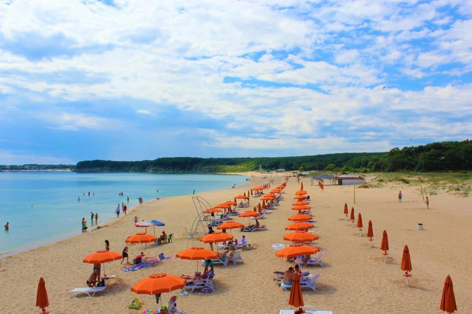 Nearby landmark, Day, Beach, Sea view, sunbed