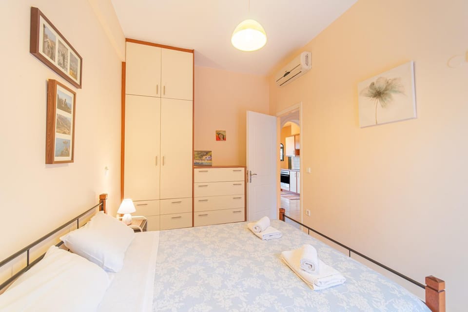 Living room, Bedroom