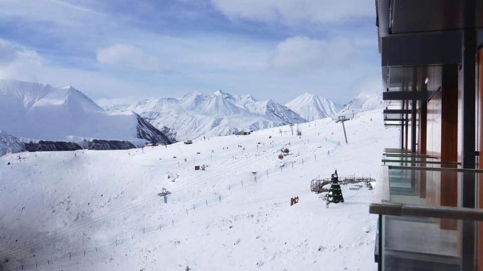 Nearby landmark, Day, Natural landscape, Winter, Mountain view