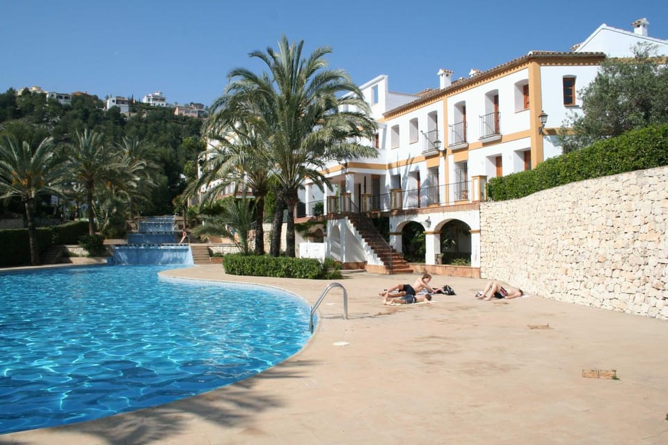 Property building, Swimming pool