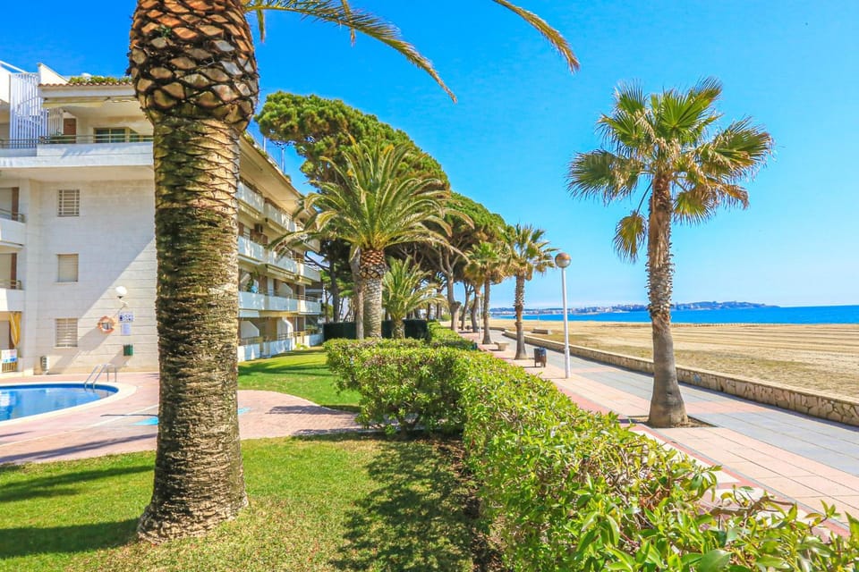 LITORAL COSTA DORADA - COLIBRI Only families Apartment in Cambrils