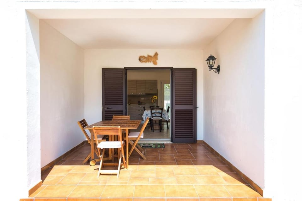 Patio, Facade/entrance