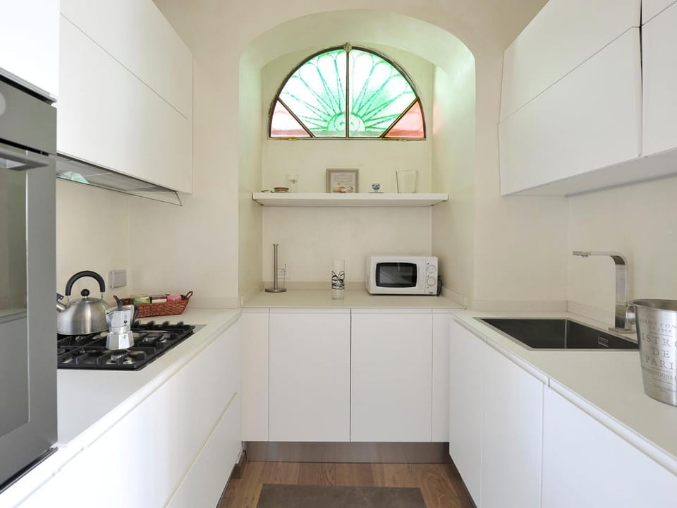 Coffee/tea facilities, Kitchen or kitchenette, dishwasher, minibar, stove