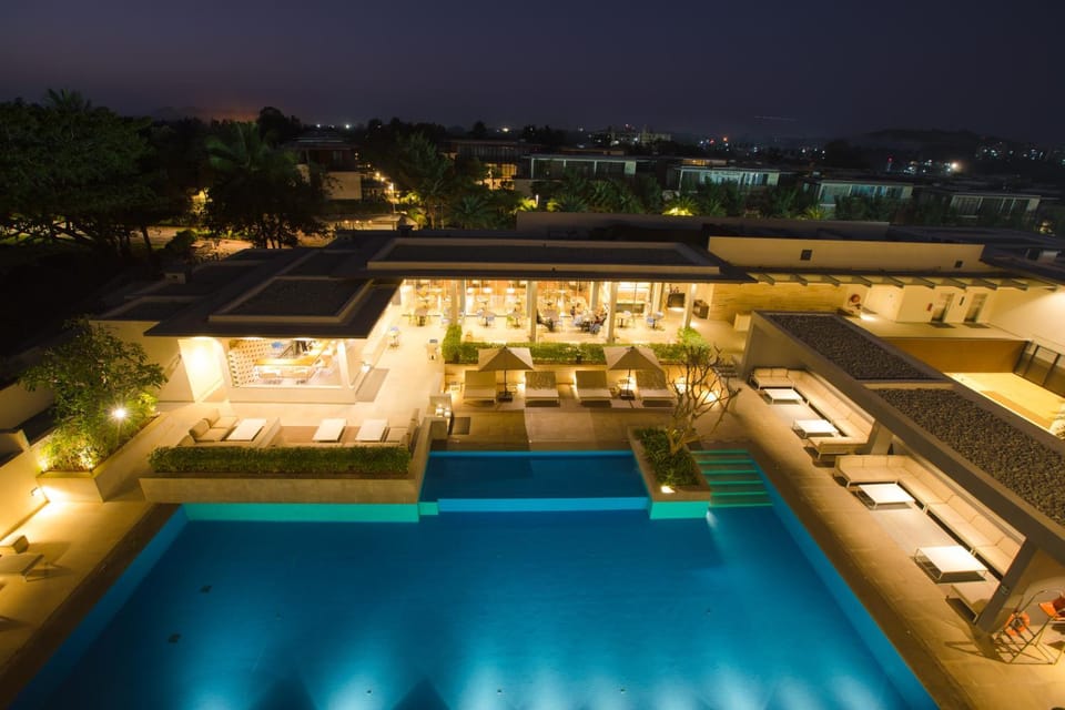 Bird's eye view, Swimming pool