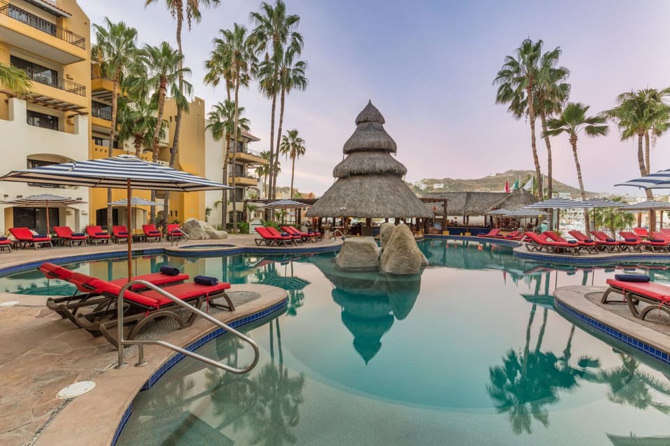 Pool view, Swimming pool, sunbed
