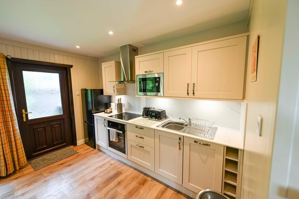 Kitchen or kitchenette, dishwasher, oven, pet friendly, stove