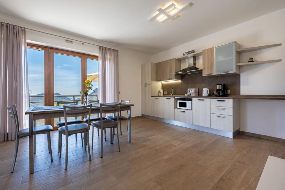 Property building, Kitchen or kitchenette, Living room