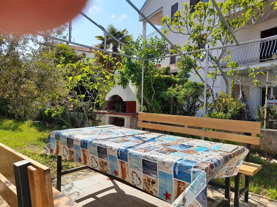 BBQ facilities, Garden