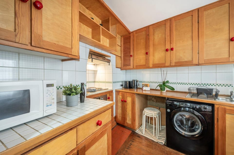 Kitchen or kitchenette, dishwasher, minibar, oven, pet friendly, stove, toaster, washing machine, dryer