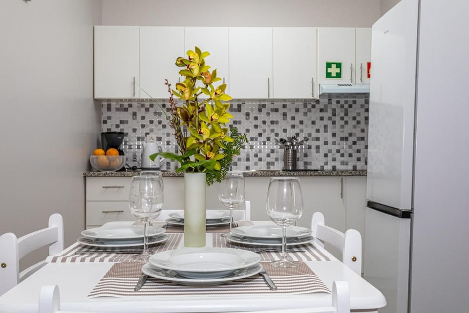 Property building, Kitchen or kitchenette, Living room