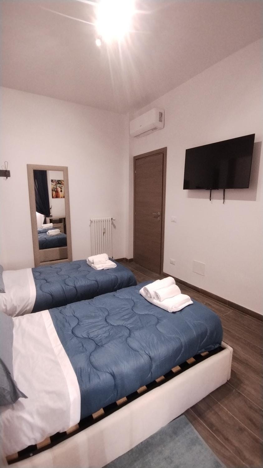 TV and multimedia, Bedroom, air conditioner