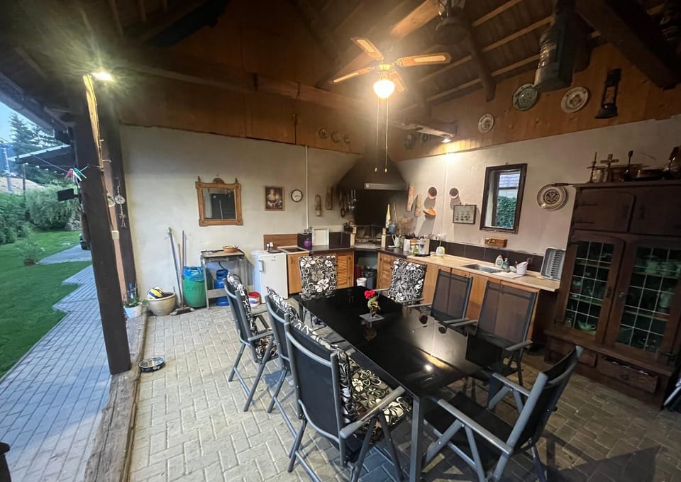 Patio, Seating area