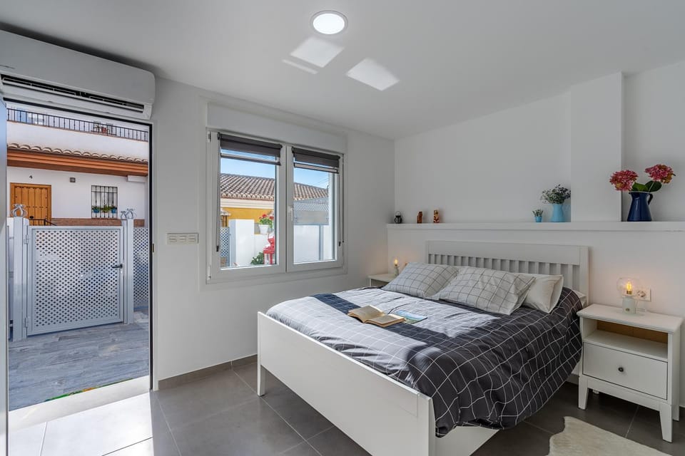 Living room, Bedroom