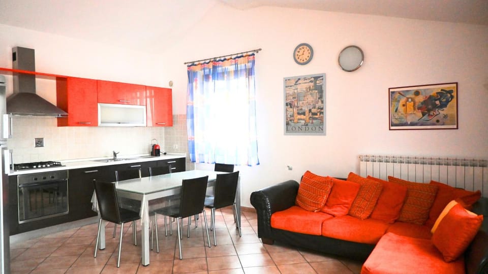 P007 - Porto Recanati, ampio trilocale con parcheggio, vicino al mare Apartment in Porto Recanati