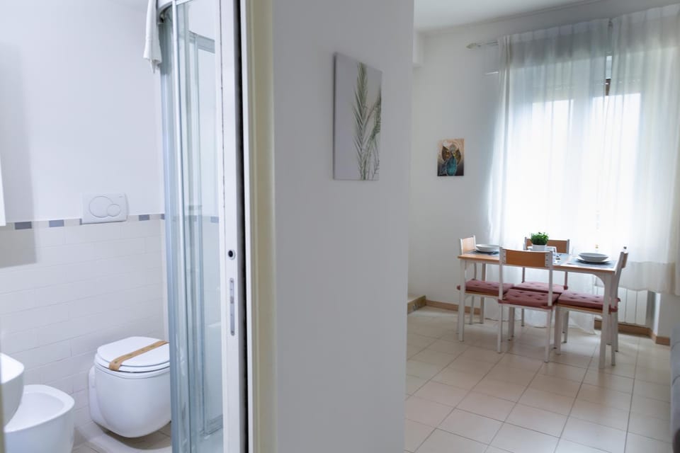 Toilet, Dining area