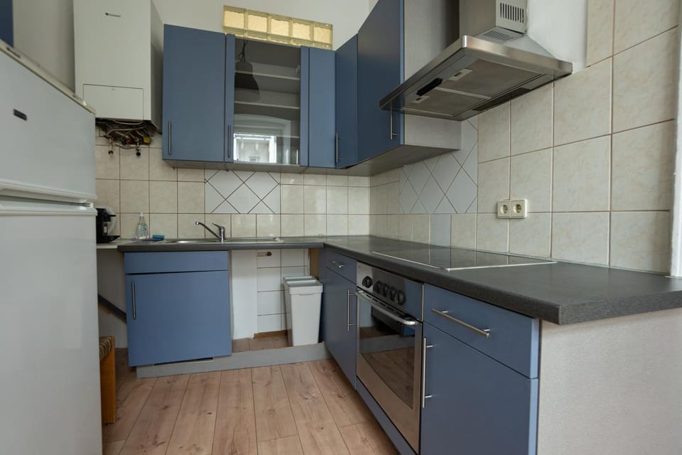 Kitchen or kitchenette, pet friendly, stove