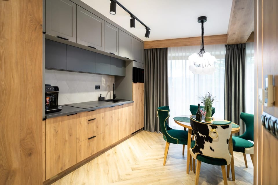 Coffee/tea facilities, Kitchen or kitchenette, Living room